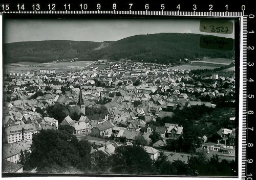 Springe Kleber auf Schutzfolie