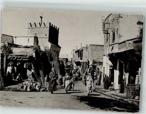 Marrakesch Marktszene Straße Rue des Roseaux Tracht
