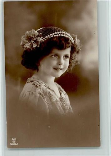 Mädchen mit Perlenhut