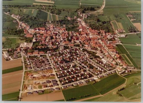 Hohenmemmingen Foto Fliegeraufnahme Gesamtansicht Feld Haus Baum