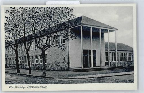 Neu-Isenburg Schule Baum Straße