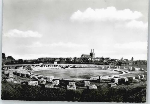Xanten Theater Haus Baum Wiese