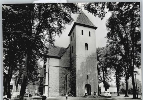 Selm Kirche Auto Fußgänger