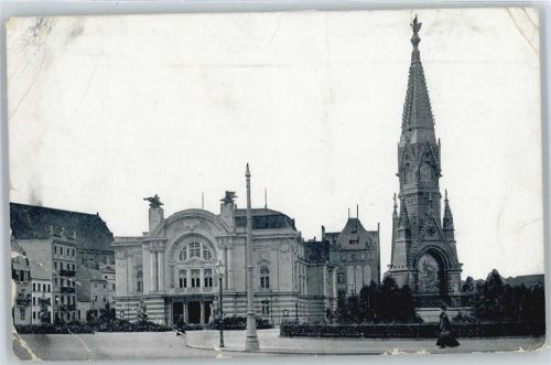 Thorn Siegesdenkmal mit Stadttheater