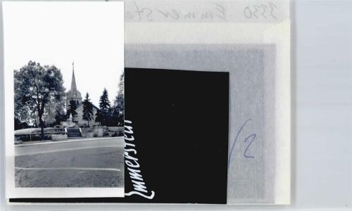 Emmerstedt Foto mit Negativ, Kirche, Ehrenmal