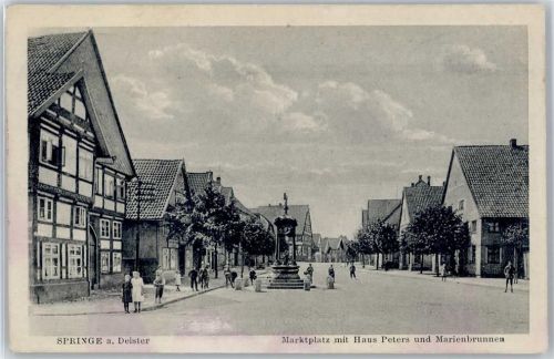 Springe Marktplatz, Haus Peters, Marienbrunnen