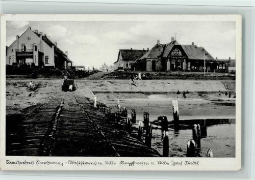 Norderney Weststrand mit Villa Knyphausen und Villa Graf Wedel