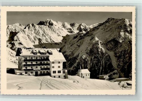 Sölden Neues Berghotel Winteraufnahme