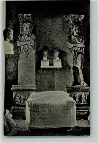 Cariatides dans le Musee d`Acrocorinthe