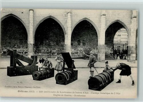 Orleans 1912 Histporische Waffen und Uniformen