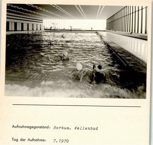 Borkum Wellenbad Badekappenpflicht Innenaufnahme Foto montiert auf Karton