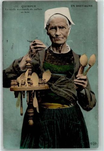 1914 Quimper, la vizille marchande de Cuillers en bois AK