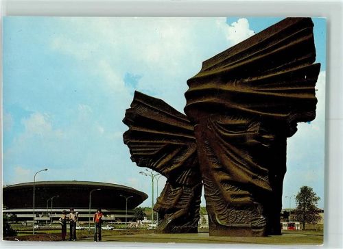 Kattowitz Denkmal Powstancow Slaskich Widowiskowo-Sporthalle