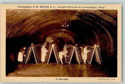 Champagne Mumm - le Remuage, Flaschen werden gedeht Sekt 1926
