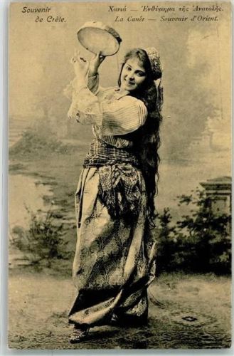 Xavia la Canee Tracht