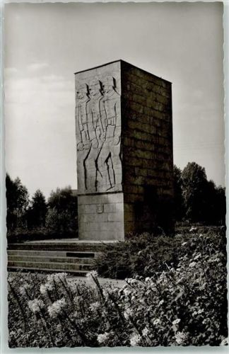 66482 W6660 Zweibrücken , Pfalz Foto AK 22er Kriegerdenkmal