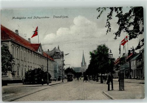 Trondheim 1908 Munkegaden med Stiftsgaarden Straßenbahn