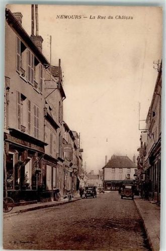 77140 Nemours Foto AK La Rue du Chateau Auto Oldtimer