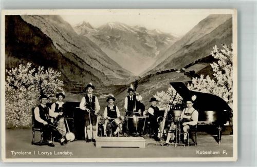 Tyrolerne i Lorrys Landsby Volksmusik 1933 Foto AK