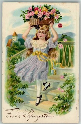 1908 Mädchen mit langen Haaren Korb mit Rosen auf dem Kopf tragen