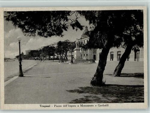 Trapani Piazza dell´Impero e Monumento a Garibaldi