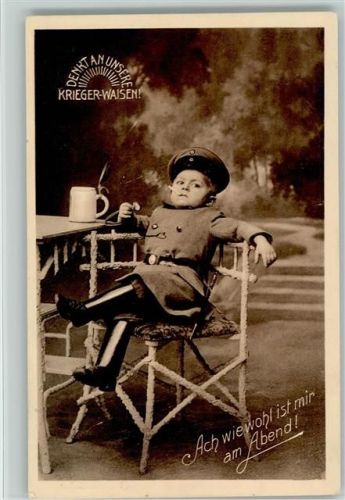 1918 Kind mit Zigarette und Bier - Ach wie wohl ist mir am Abend