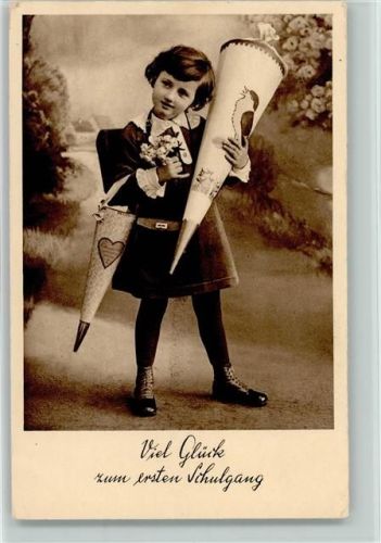 1934 NPG 2107 Erster Schulgang , Mädchen mit 2 Schultüten