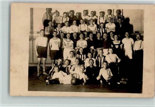 Gruppenbild vom Verein Foto ca 1920 AK Kugelwerfen