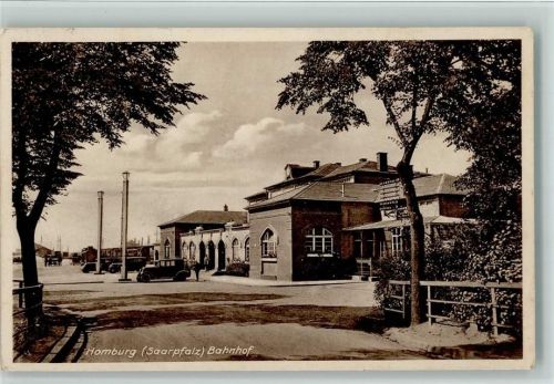 W6650 Homburg , Saar Bahnhof, Autos - Verlag Hellmann Nr. 7 AK Bahnhof 1933