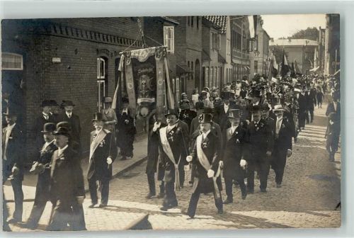 Elmshorn 1913 Festzug Zylinder Melone Fahnen Ort handschriftlich