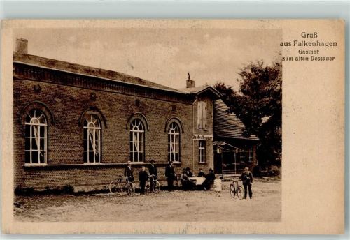 Falkenhagen Gasthaus zum alten Dessauer Fahrrad Kind Mann