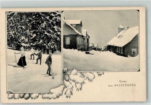 Masserberg Skiläufer Dorfstraße im Winter
