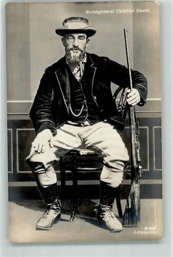 General Christian Dewet mit Gewehr AK