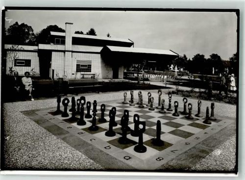 W7744 Königsfeld im Schwarzwald Schachspiel im Kurpark Ort handschriftlich Schach FOTO KEINE AK