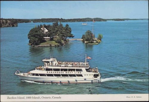 1977 Ontario, Kanada, Passagierschiff vor Zavikon Island, Flagge
