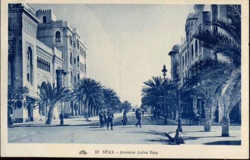 um 1920-30 - Sfax, Avenue Jules Gau,Cie. Alsacienne des Arts Photom&eacute AKU1