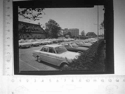 49176 W4517 Hilter am Teutoburger Wald SW-Dia (Kunststoff) KEINE AK Autos, Parkplatz