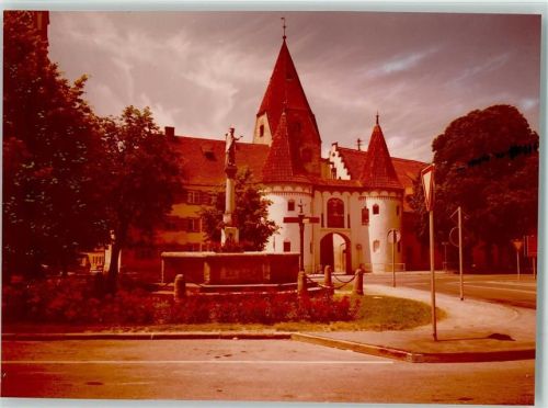 Weißenhorn Oberes Tor mit Brunnen