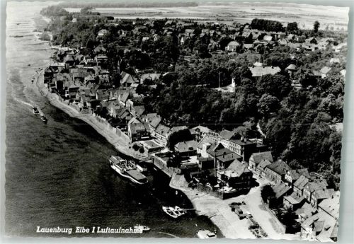 Lauenburg Fliegeraufnahme Schiff Boot