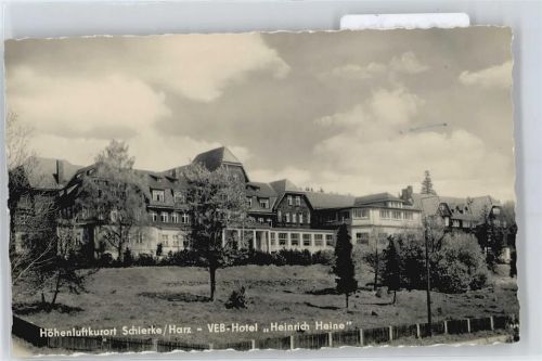 Schierke Hotel Heinrich Heine Zaun WIese Baum Laterne