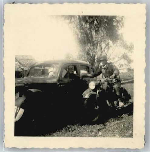Wehrmacht , Foto , Klebereste siehe Rückseite