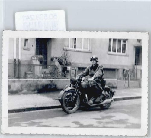 Wehrmacht , Foto , Klebereste siehe Rückseite