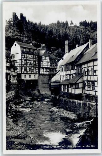 Monschau Alte Häuser an der Rur