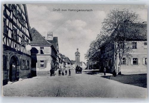 Herzogenaurach Hauptstraße mit Fehnturm