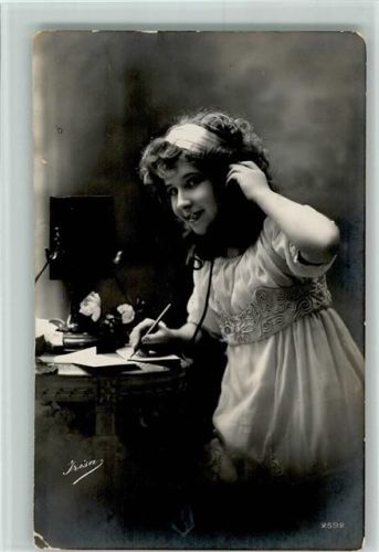 1911 Wandtelefon - Frau beim Schreiben , kl. Eckknick
