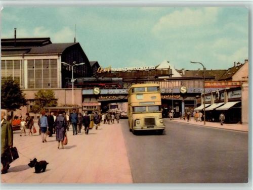 Berlin Mitte Bahnhof Friedrichstraße Dampflokomotive Doppeldeckerbus