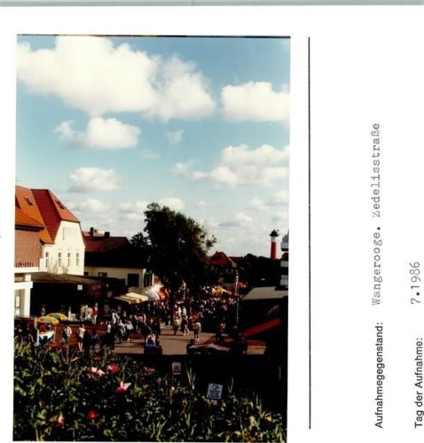 Wangerooge Zedeliusstraße Foto montiert auf Karton