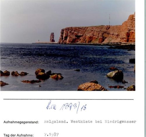 Helgoland Westküste bei Niedrigwasser Foto montiert auf Karton