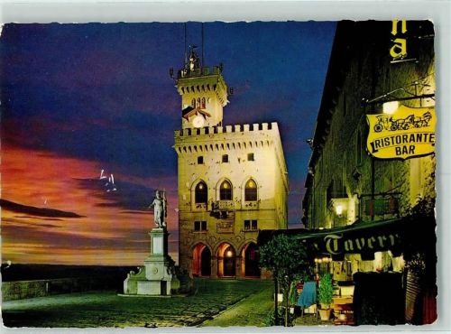 San Marino Regierungspalast bei Nacht