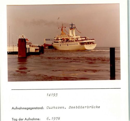 Cuxhaven Seebäderbrücke Foto montiert auf Karton